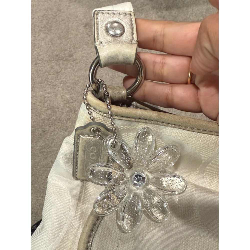 Coach Signature C Monogram White Canvas Shoulder Bag With Flower Charm see pic - Picture 9 of 9